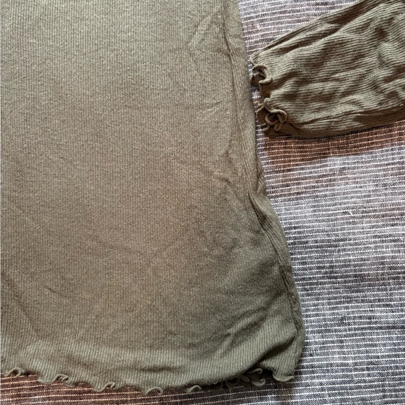 Olive Green long sleeve - Picture 2 of 5